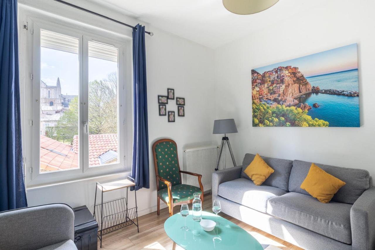 Superbe Appartement Dans Le Centre Historique Poitiers Exteriör bild